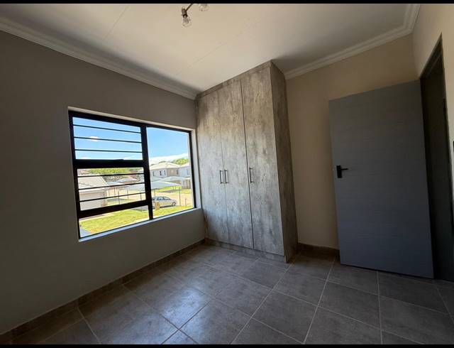3 BEDROOM TOWNHOUSE FOR SALE IN WATERVAL EAST